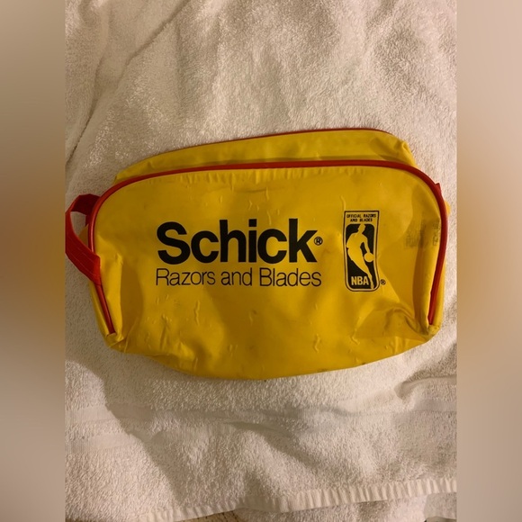 VINTAGE 90S HOUSTON ROCKETS TRAVEL SOUVENIR BAG DOPP YELLOW RED NBA TEXAS - Picture 2 of 7